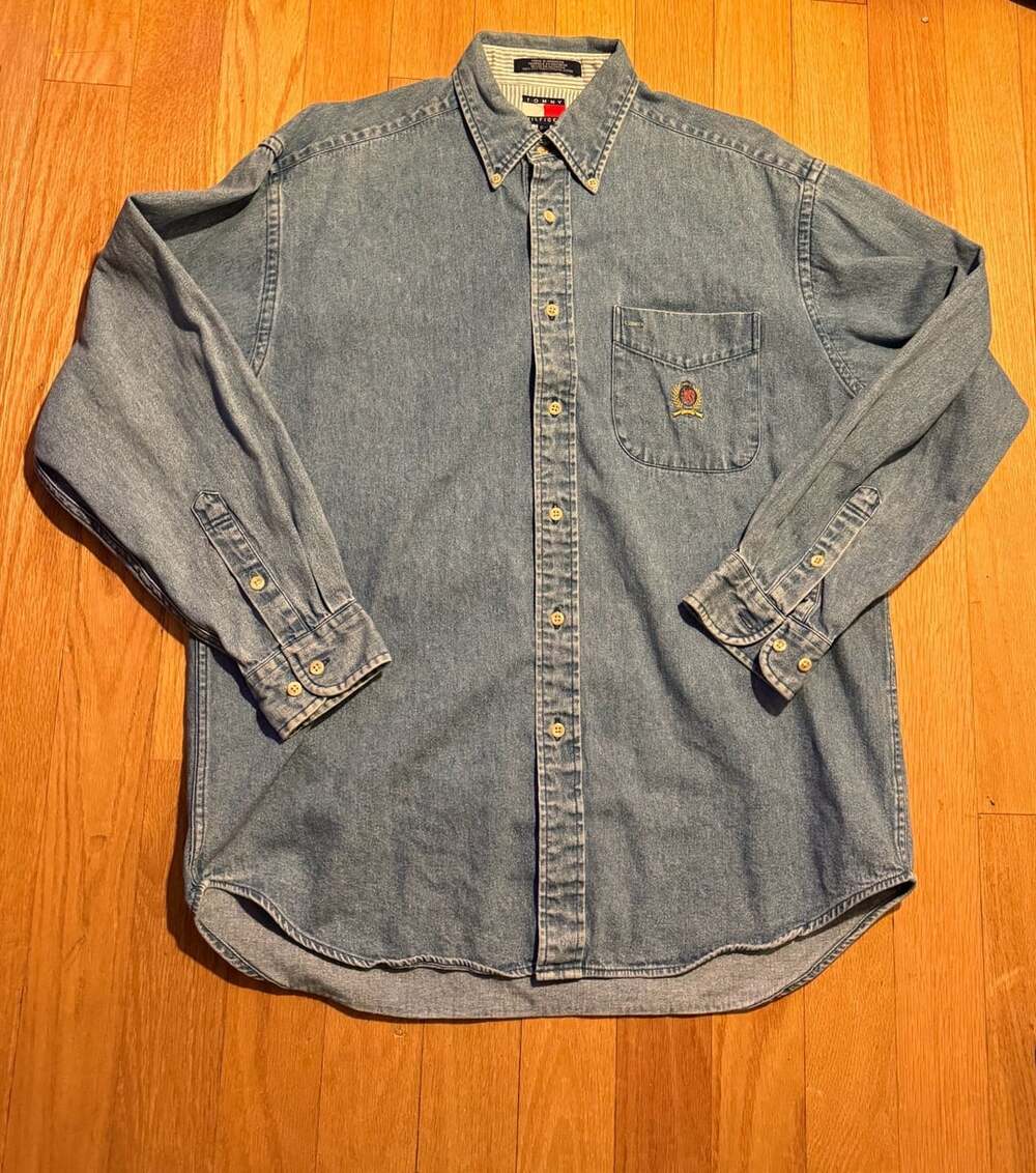 Tommy Hilfiger Vintage Denim Button Down Shirt Size S Crest Logo